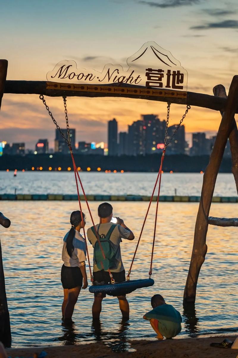 浮力限制下的国产影院新突破：解读《国产1》如何突破叙事边界，深度挖掘国产电影创作潜力