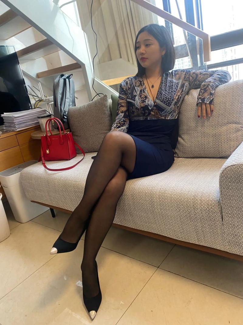 亚洲少妇一区二区在线：高清观看资源推荐，热门专区精选，私密观影体验