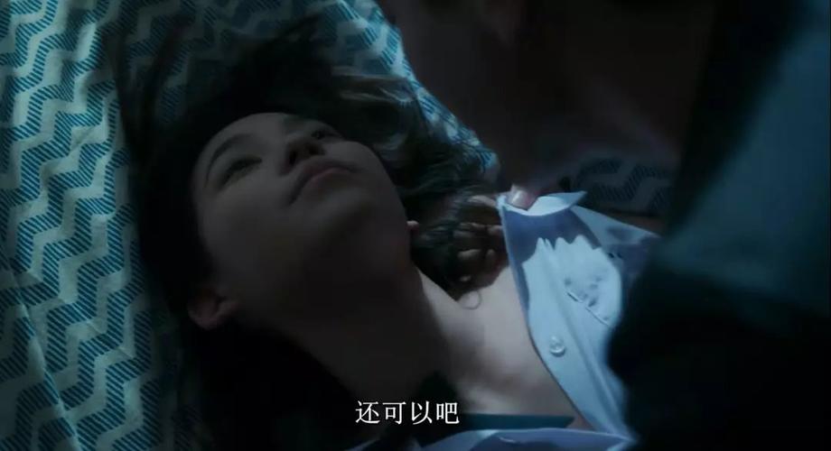 欧美在线人妻少妇日常vlog：高颜值主妇的居家烹饪与亲子互动实拍