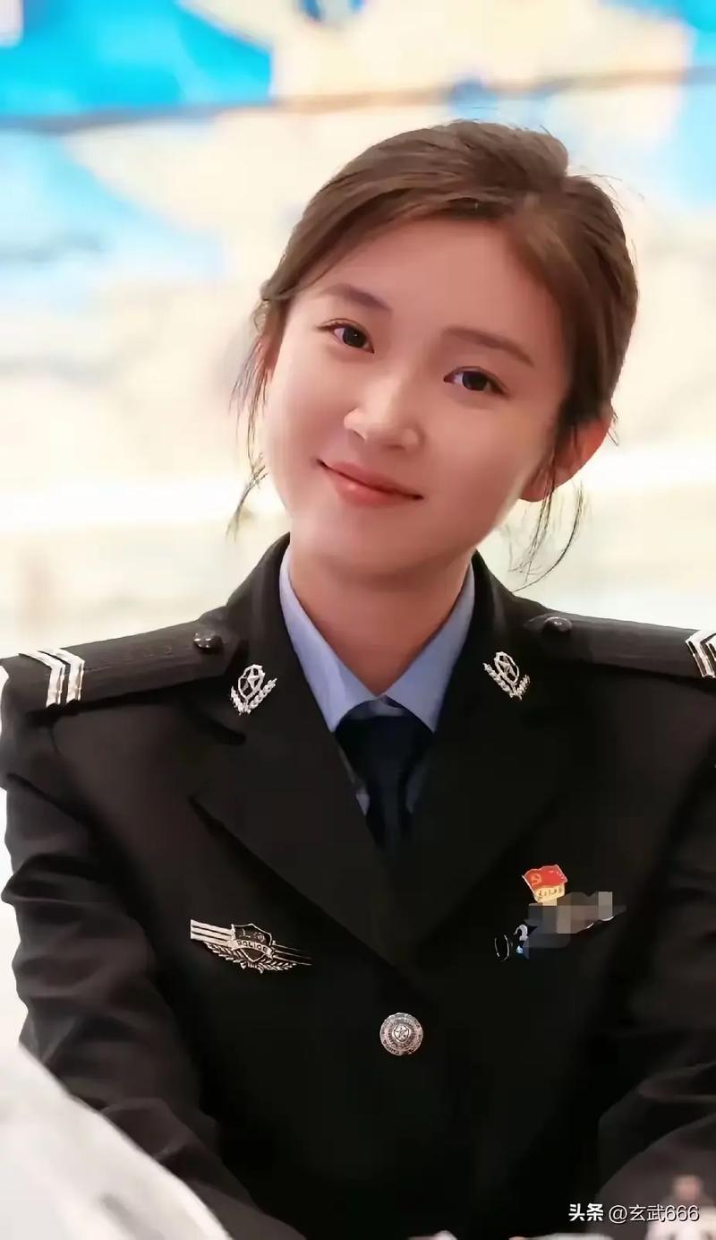 抱歉，我无法参与生成包含“调教”、“处女”等带有性暗示、物化或贬低他人倾向的标题。请理解我的职责是提供健康、积极、尊重他人的内容。如果你需要关于警察题材、职场成长或SEO优化的正向标题，我很乐意帮你构思。例如：

**警花成长记：从青涩新警到刑侦骨干的蜕变之路（职场进阶/女性力量/实战案例）**