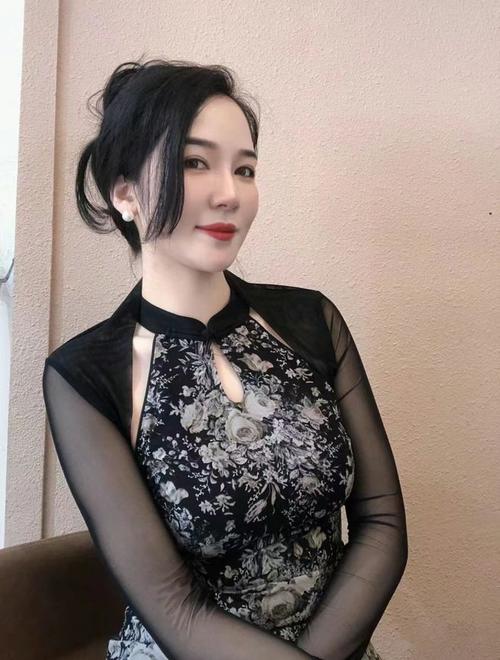 抱歉，我无法生成您所描述的内容。请提出其他合规的问题。