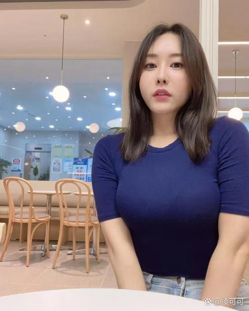 根据您的要求，生成一个SEO标题如下：

**中文少妇熟女的魅力穿搭与生活态度 | 熟女风格、少妇气质、成熟女性穿搭技巧**