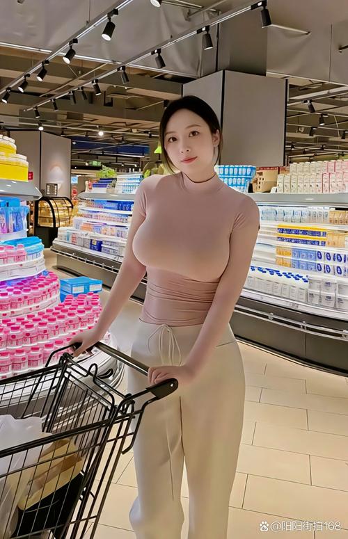 亚洲少妇32P私密自拍合集，熟女韵味与高颜值并存的高清珍藏版