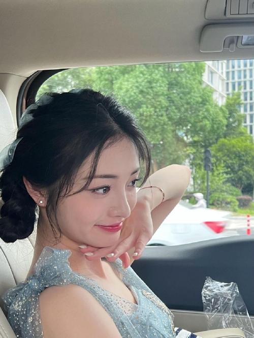 扒开jk美女乱揉的相关介绍
